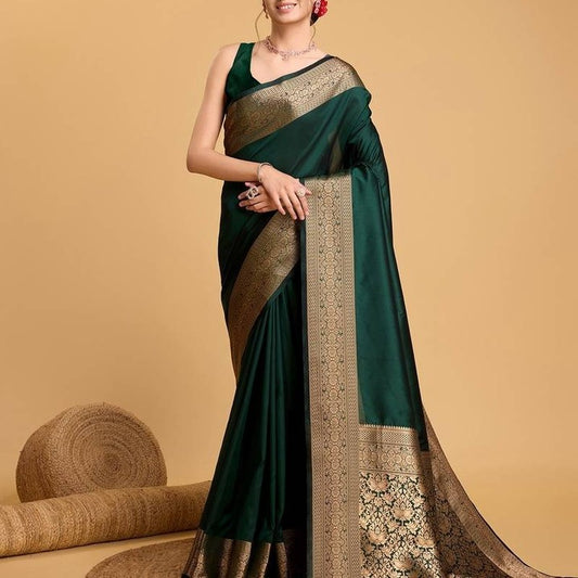 Elegant Green Silk Saree with Intricate Gold Border